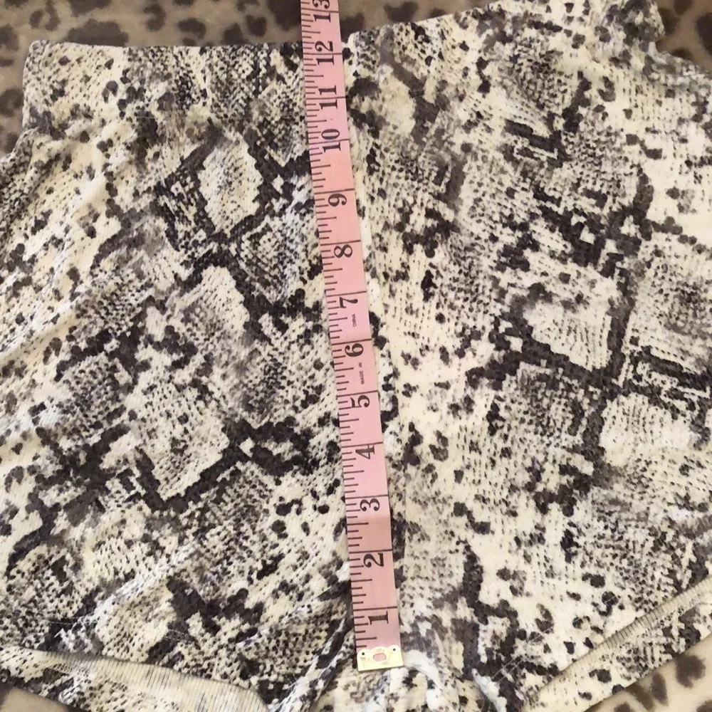Olivaceous Shorts in Snakeskin Print Black White Size Small